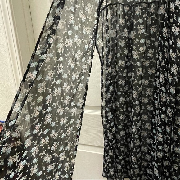 Women’s long sleeveless tunic/vest - Picture 3 of 7